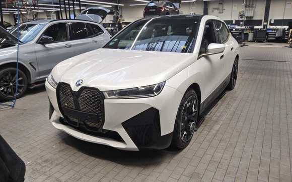 Náhled zpředu zleva