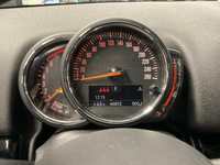 Pohled na přístrojovou desku