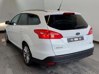 Pogled od pozadi levo