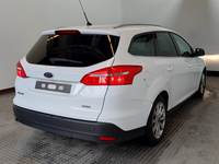 Pogled od pozadi desno