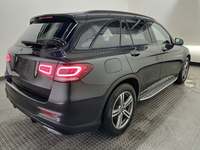 Pogled od pozadi desno