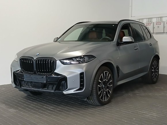 Pogled od napred levo