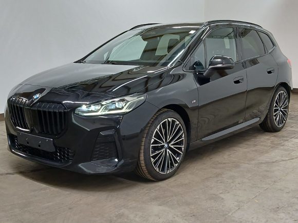 Pogled od napred levo