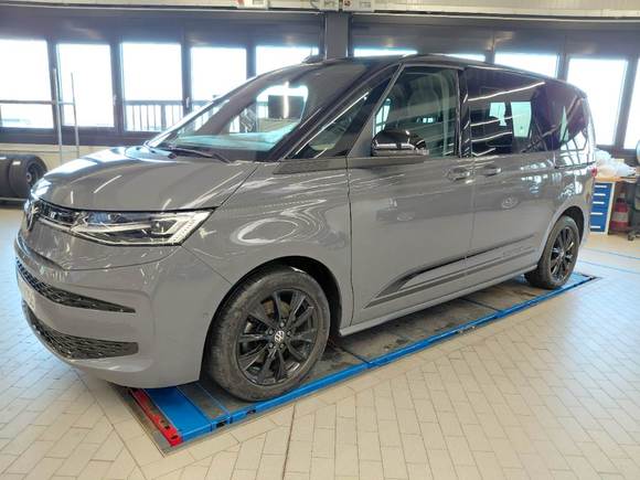 Вид спереди слева