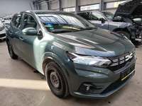 Pogled sprijeda desno