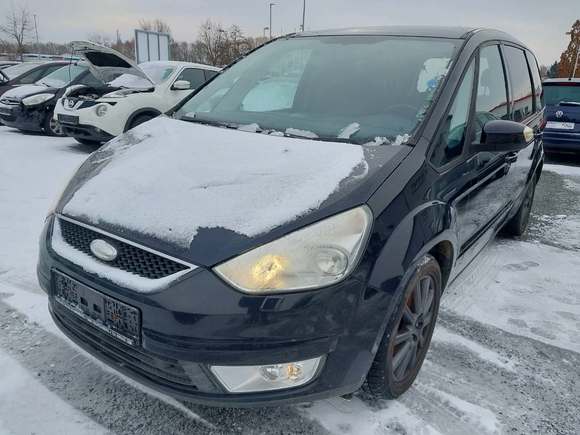 Pogled od napred levo