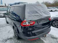 Pogled od pozadi levo