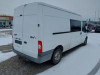 Pogled od pozadi desno