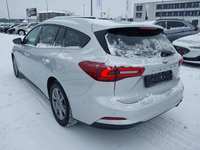 Pogled od pozadi levo