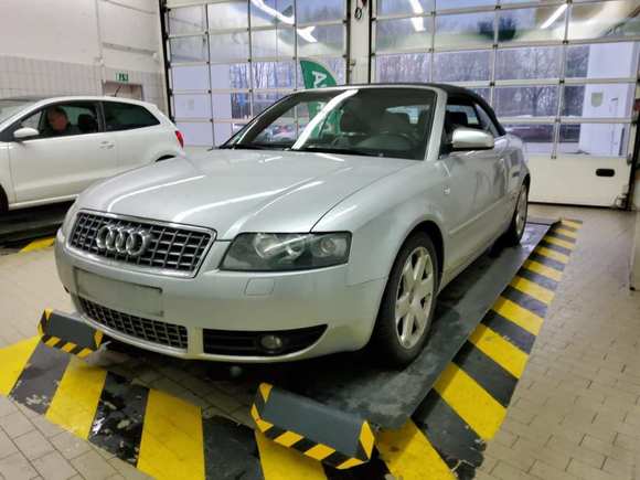 Náhled zpředu zleva