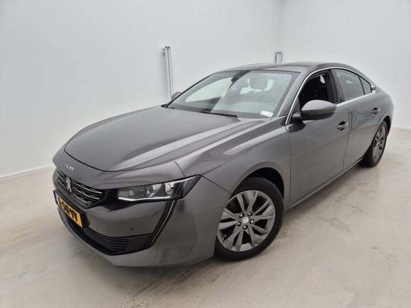 Pogled od napred levo