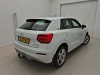 Pogled od pozadi desno