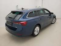 Pogled od pozadi desno