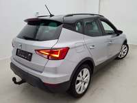 Pogled od pozadi desno