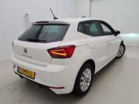 Pogled od pozadi desno