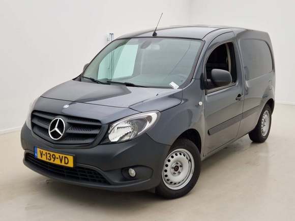 Pogled od napred levo