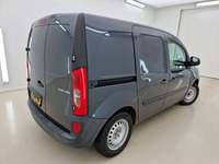 Pogled od pozadi desno