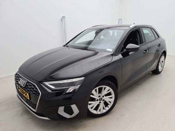 Pogled od napred levo