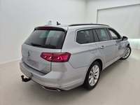 Pogled od pozadi desno