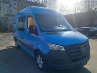 Pogled desno spredaj