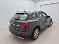 Pogled od pozadi desno