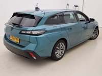 Pogled od pozadi desno