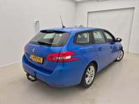 Pogled od pozadi desno