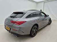 Pogled od pozadi desno