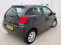 Pogled od pozadi desno