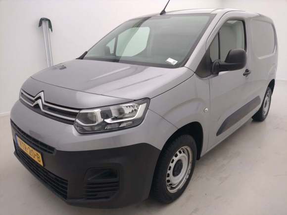 Pogled od napred levo