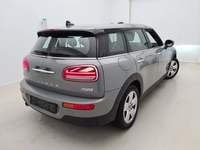 Pogled od pozadi desno