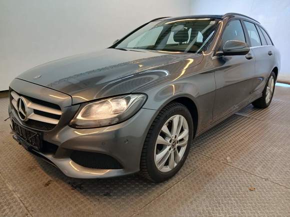 Pogled od napred levo