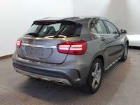 Pogled od pozadi desno