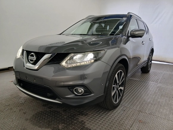 Pogled sprijeda lijevo