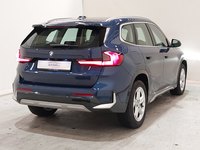 Pogled od pozadi desno