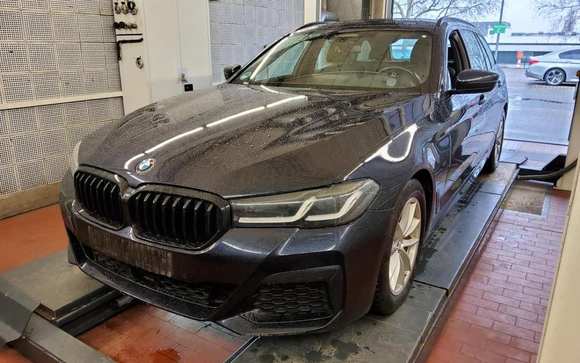 Pogled od napred levo