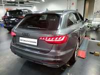 Pogled od pozadi desno