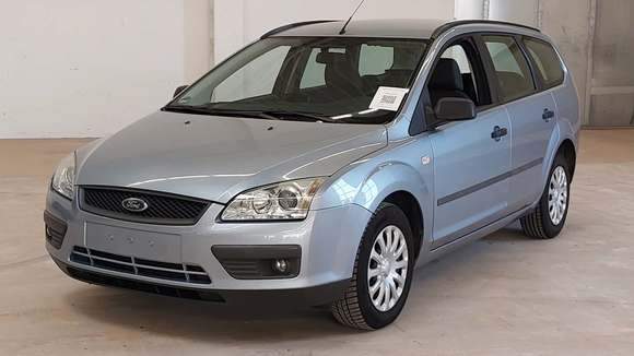 Pogled od napred levo