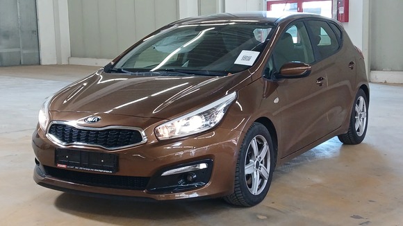 Pogled od napred levo