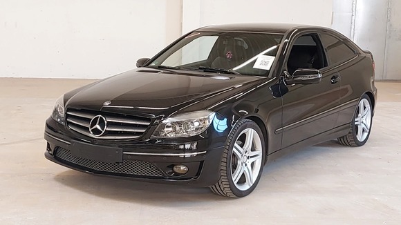 Pogled od napred levo