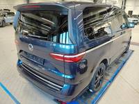 Pogled od pozadi desno