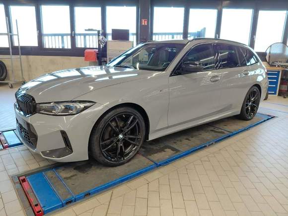 Pogled od napred levo