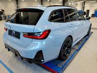 Pogled od pozadi desno