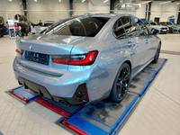 Pogled od pozadi desno