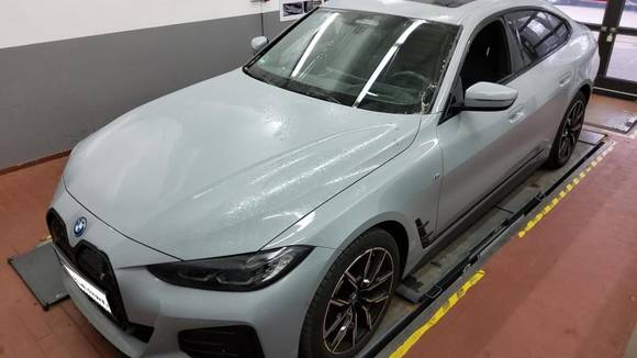 Náhled zpředu zleva