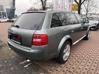 Pogled od pozadi desno