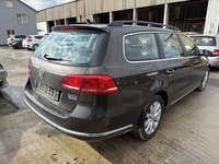 Pogled od pozadi desno