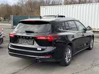 Pogled od pozadi desno