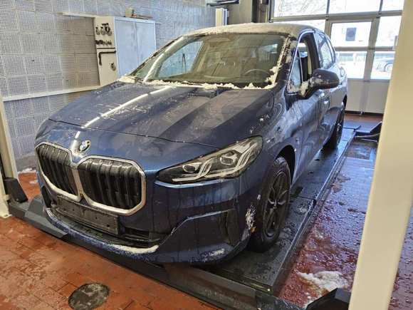 Náhled zpředu zleva