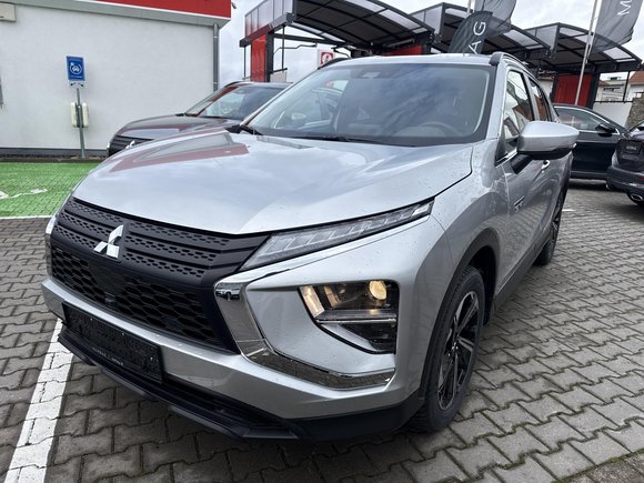 Pogled od napred levo